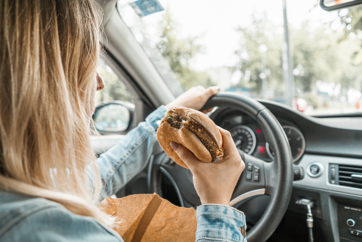 How Common Are Car Accidents Due To Eating While Driving in Fort Lauderdale?