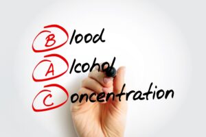 BAC (Concentración de alcohol en sangre): una medida del contenido de alcohol en la sangre expresada como porcentaje.